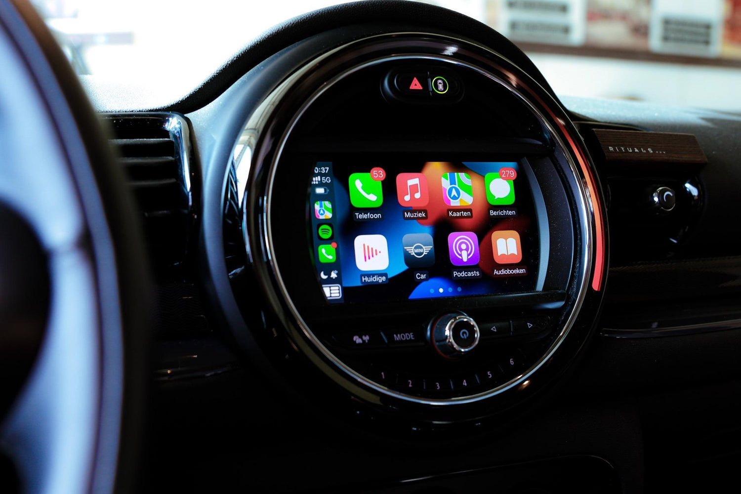 mini carplay foto.jpg__PID:807c2a38-4113-40c7-bb64-a56142f35a96